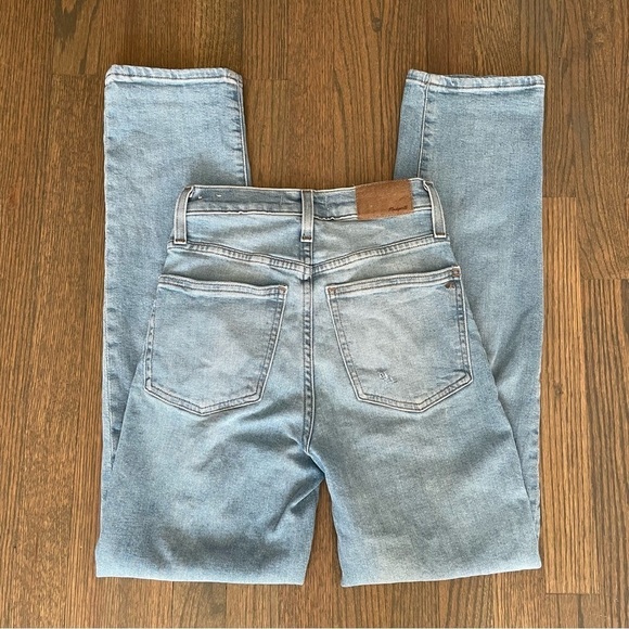 Madewell The Perfect Vintage Straight Jean in Danby Wash: Knee-Rip Edition - Picture 11 of 12